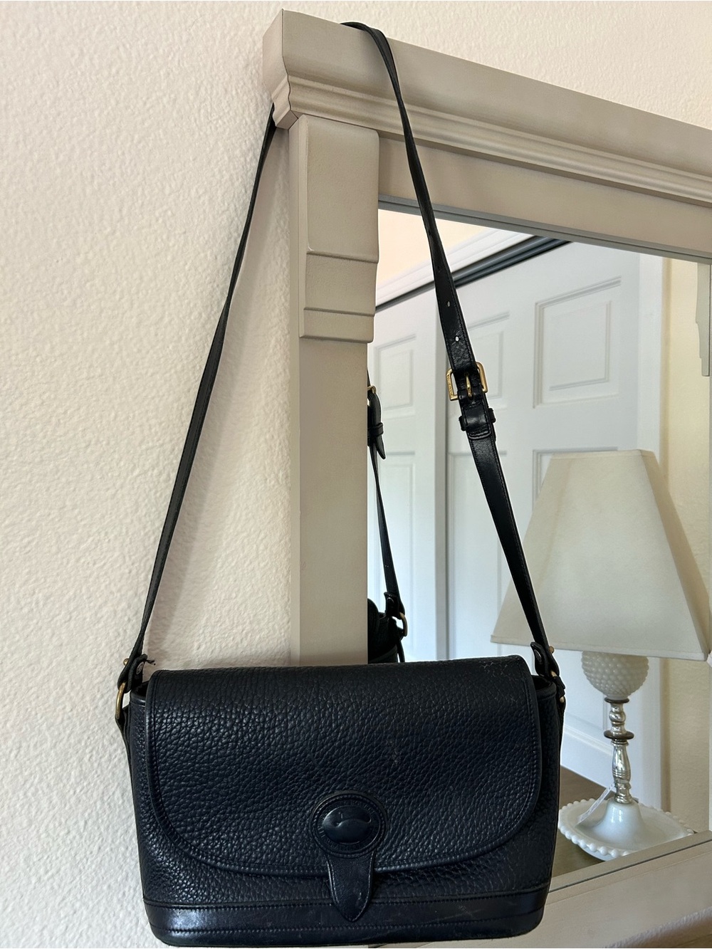 VINTAGE Dooney & Bourke All-Weather Leather (AWL) Medium Essex Shoulder Bag